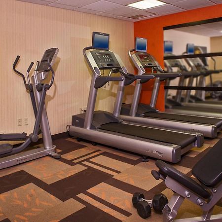 Courtyard By Marriott Richmond West Hotel Dumbarton Екстериор снимка