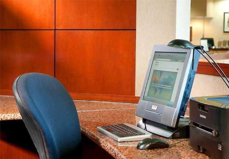 Courtyard By Marriott Richmond West Hotel Dumbarton Екстериор снимка